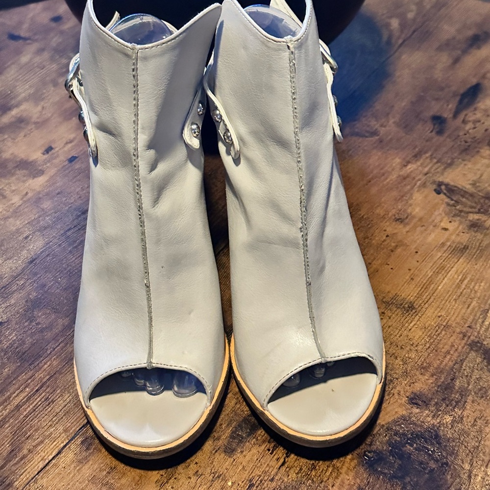 Catherine Malandrino Cream Suede Ankle Booties